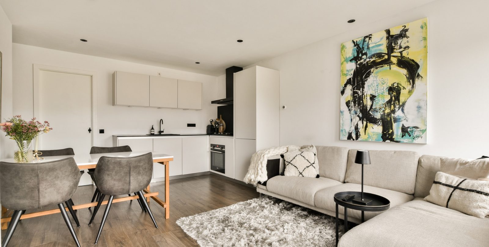 Assistante virtuelle conciergerie : renforcer ton back-office Appartement en location courte durée géré par une conciergerie avec une assistante virtuelle